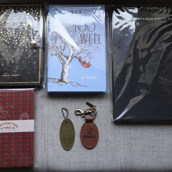 Taylor Swift Bundle - Picture 2 of 6